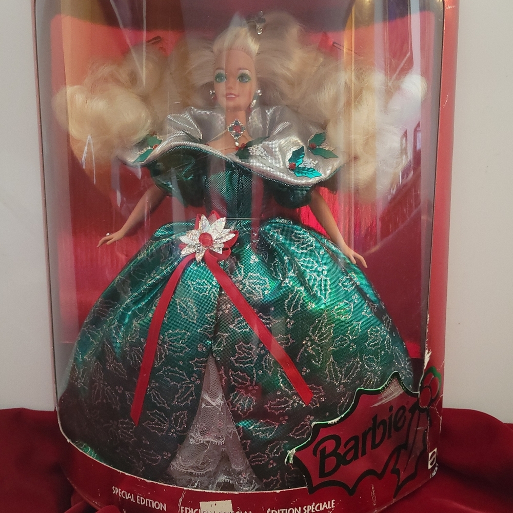 Happy Holidays Barbie 1995 Special Edition. NRFB
